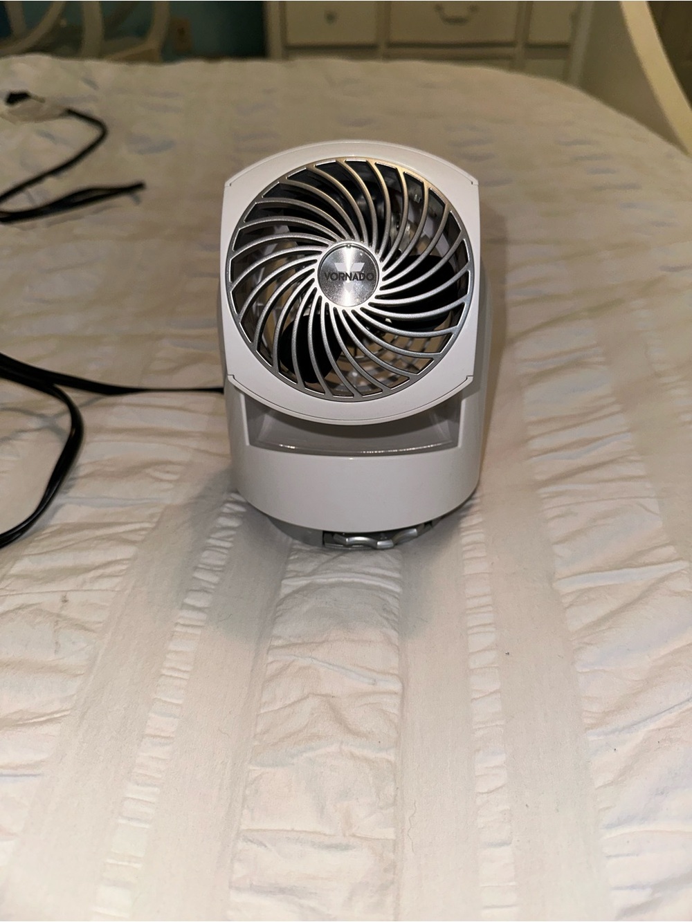 Vornado PIVOT Personal Air Circulator Desk Fan White 2 Speed Compact